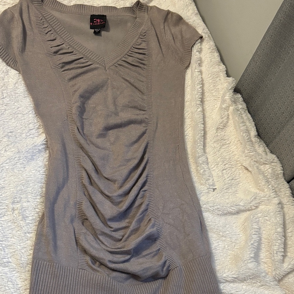 2B Bebe Gray Ruched V-Neck Top